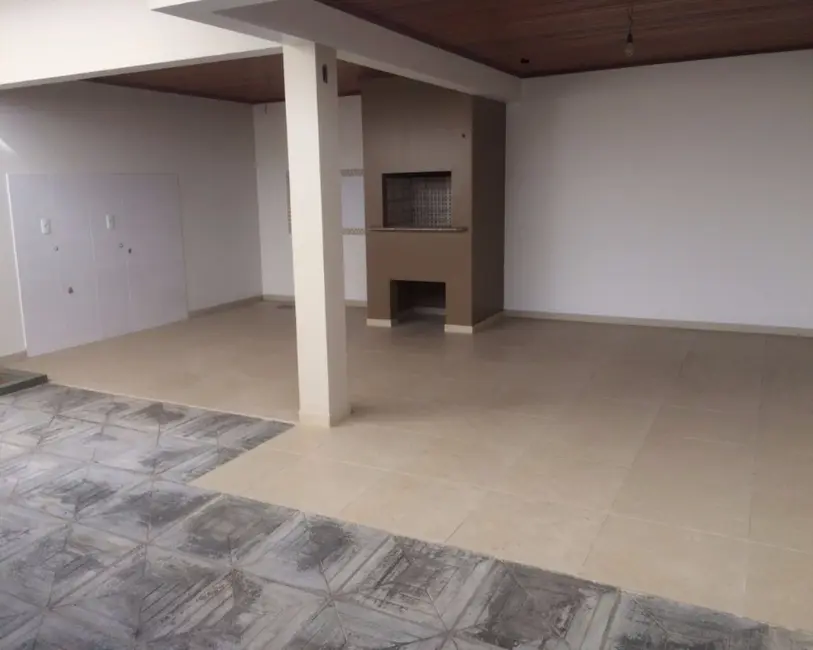 Sobrado com 3 quartos à venda, 164m2 em Nossa Senhora das Graças, Canoas - RS - imagem 6 Foto 6 de Sobrado com 3 quartos à venda, 164m2 em Nossa Senhora das Graças, Canoas - RS