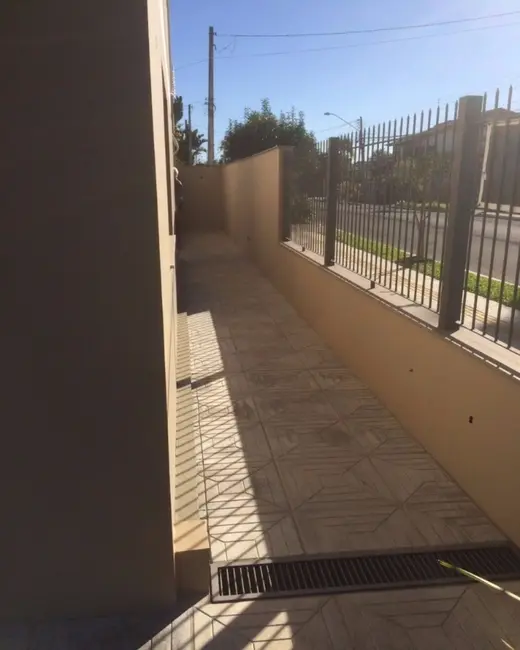 Sobrado com 3 quartos à venda, 164m2 em Nossa Senhora das Graças, Canoas - RS - imagem 4 Foto 4 de Sobrado com 3 quartos à venda, 164m2 em Nossa Senhora das Graças, Canoas - RS