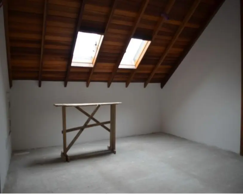 Sobrado com 3 quartos à venda, 142m2 em Nossa Senhora das Graças, Canoas - RS - imagem 8 Foto 8 de Sobrado com 3 quartos à venda, 142m2 em Nossa Senhora das Graças, Canoas - RS
