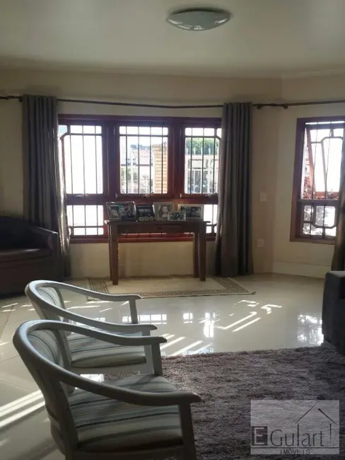 Sobrado com 3 quartos à venda, 250m2 em Canoas - RS - imagem 3 Foto 3 de Sobrado com 3 quartos à venda, 250m2 em Canoas - RS