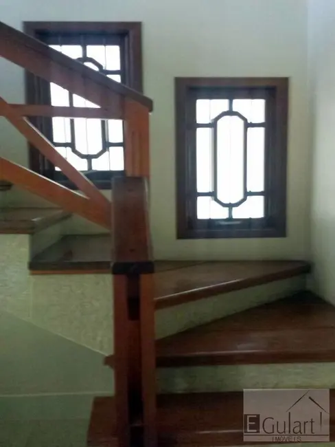 Sobrado com 3 quartos à venda, 250m2 em Canoas - RS - imagem 9 Foto 9 de Sobrado com 3 quartos à venda, 250m2 em Canoas - RS