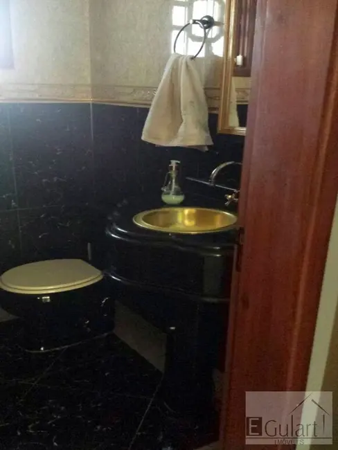 Sobrado com 3 quartos à venda, 250m2 em Canoas - RS - imagem 8 Foto 8 de Sobrado com 3 quartos à venda, 250m2 em Canoas - RS