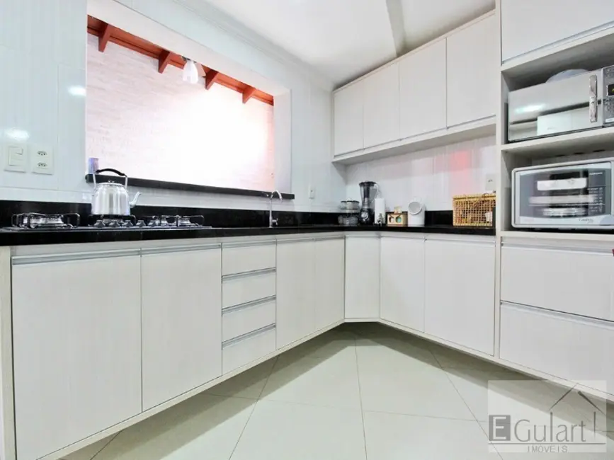 Sobrado com 3 quartos à venda, 90m2 em Nossa Senhora das Graças, Canoas - RS - imagem 5 Foto 5 de Sobrado com 3 quartos à venda, 90m2 em Nossa Senhora das Graças, Canoas - RS