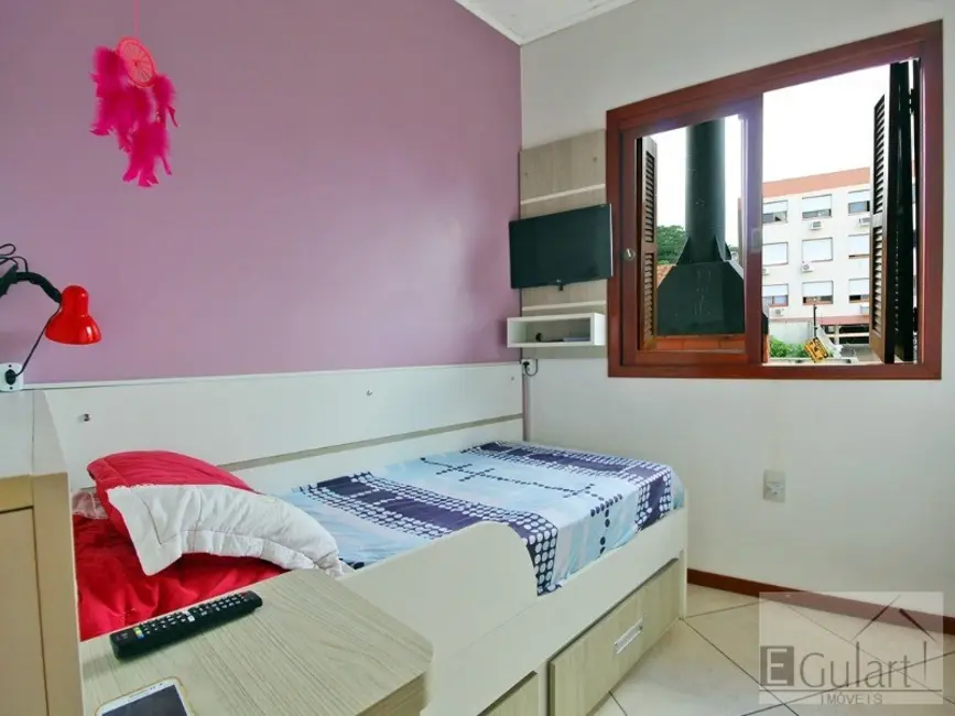 Sobrado com 3 quartos à venda, 90m2 em Nossa Senhora das Graças, Canoas - RS - imagem 8 Foto 8 de Sobrado com 3 quartos à venda, 90m2 em Nossa Senhora das Graças, Canoas - RS