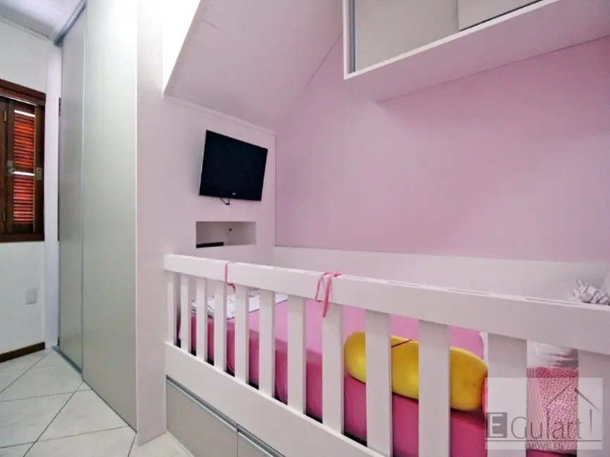 Sobrado com 3 quartos à venda, 90m2 em Nossa Senhora das Graças, Canoas - RS - imagem 9 Foto 9 de Sobrado com 3 quartos à venda, 90m2 em Nossa Senhora das Graças, Canoas - RS