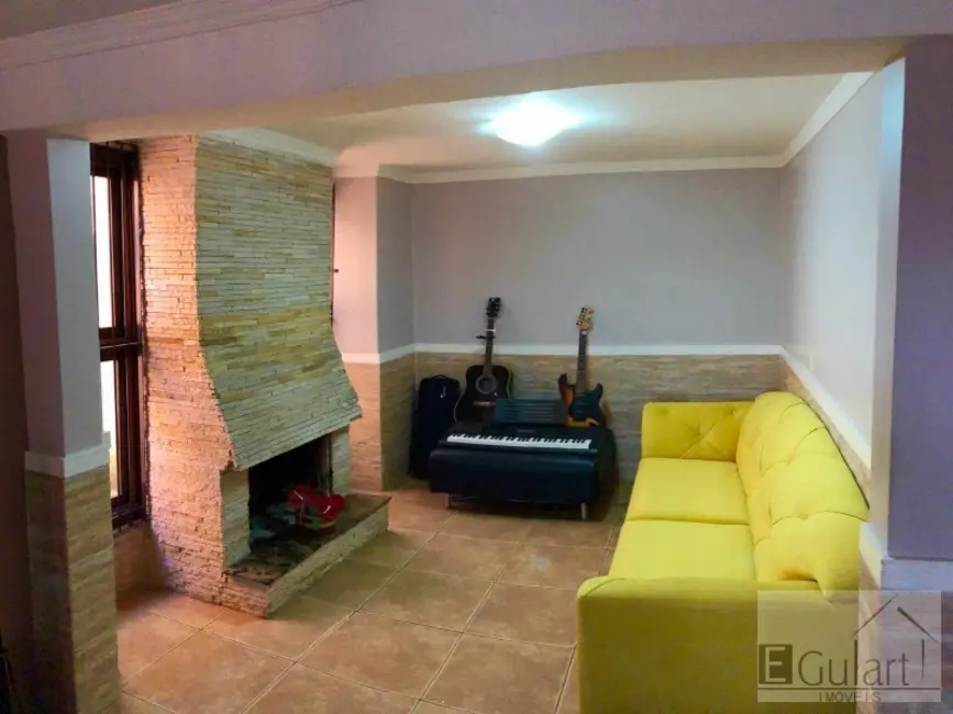 Sobrado com 4 quartos à venda, 261m2 em Canoas - RS - imagem 4 Foto 4 de Sobrado com 4 quartos à venda, 261m2 em Canoas - RS