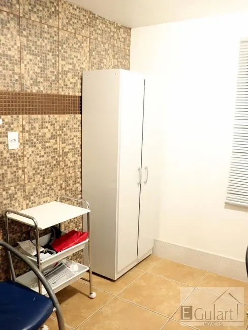 Sobrado com 4 quartos à venda, 261m2 em Canoas - RS - imagem 9 Foto 9 de Sobrado com 4 quartos à venda, 261m2 em Canoas - RS