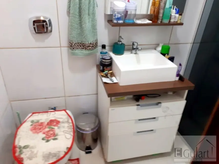 Casa com 3 quartos à venda, 195m2 em Canoas - RS - imagem 9 Foto 9 de Casa com 3 quartos à venda, 195m2 em Canoas - RS