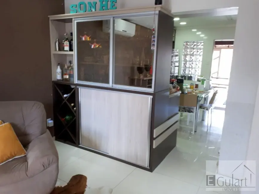 Casa com 3 quartos à venda, 195m2 em Canoas - RS - imagem 6 Foto 6 de Casa com 3 quartos à venda, 195m2 em Canoas - RS