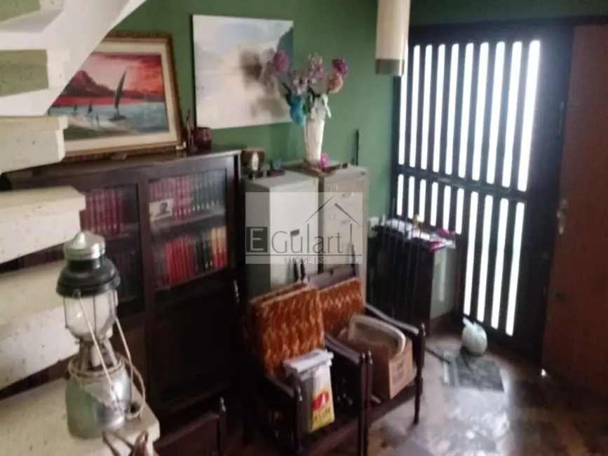 Sobrado com 4 quartos à venda, 250m2 em Centro, Canoas - RS - imagem 3 Foto 3 de Sobrado com 4 quartos à venda, 250m2 em Centro, Canoas - RS