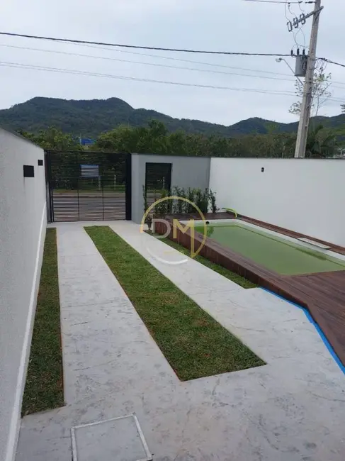 Foto 2 de Casa com 3 quartos à venda, 150m2 em Rio Pequeno, Camboriu - SC
