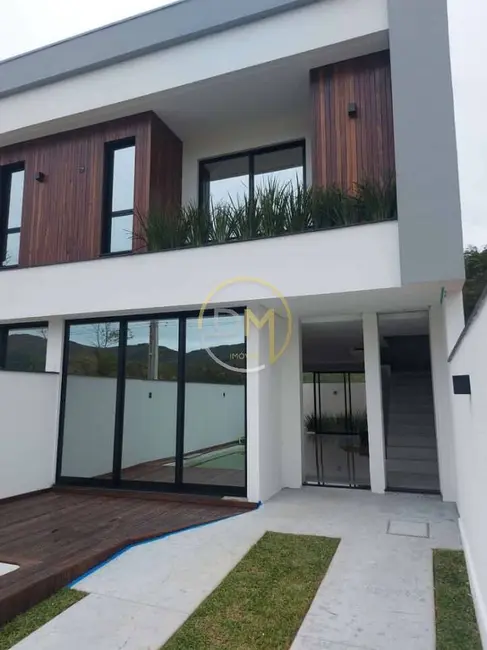 Foto 1 de Casa com 3 quartos à venda, 150m2 em Rio Pequeno, Camboriu - SC