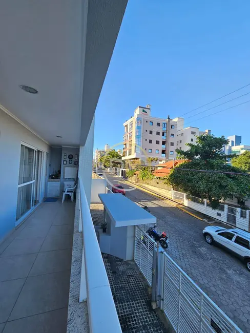 Foto 2 de Apartamento com 2 quartos à venda, 79m2 em Bombinhas - SC