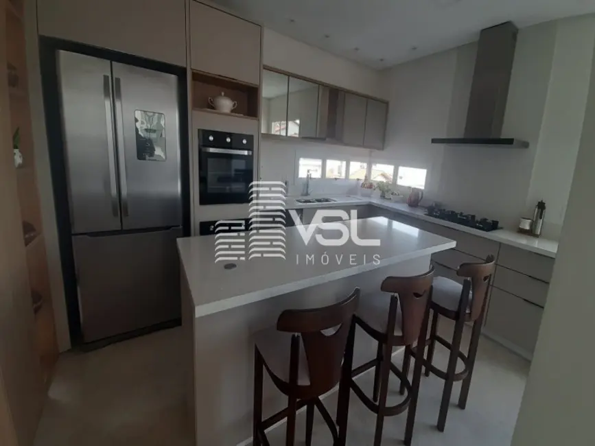 Casa com 4 quartos à venda, 400m2 em João Paulo, Florianopolis - SC - imagem 5 Foto 5 de Casa com 4 quartos à venda, 400m2 em João Paulo, Florianopolis - SC