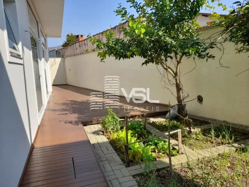 Casa com 4 quartos à venda, 350m2 em Córrego Grande, Florianopolis - SC - imagem 5 Foto 5 de Casa com 4 quartos à venda, 350m2 em Córrego Grande, Florianopolis - SC