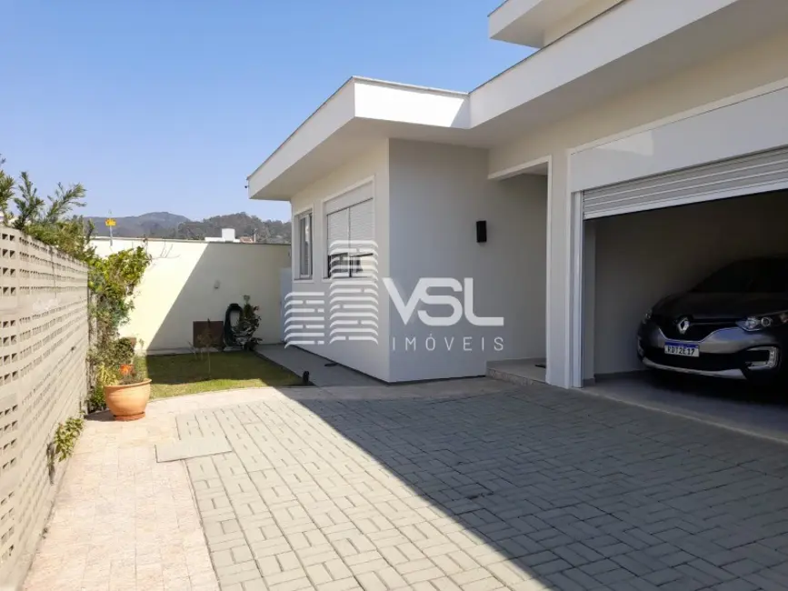 Casa com 4 quartos à venda, 350m2 em Córrego Grande, Florianopolis - SC - imagem 4 Foto 4 de Casa com 4 quartos à venda, 350m2 em Córrego Grande, Florianopolis - SC