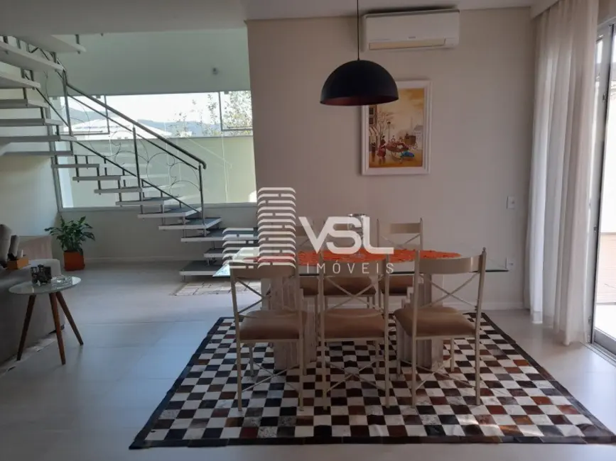 Casa com 4 quartos à venda, 350m2 em Córrego Grande, Florianopolis - SC - imagem 8 Foto 8 de Casa com 4 quartos à venda, 350m2 em Córrego Grande, Florianopolis - SC