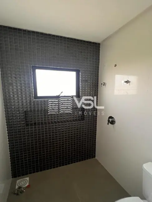 Casa com 3 quartos à venda, 170m2 em Carianos, Florianopolis - SC - imagem 8 Foto 8 de Casa com 3 quartos à venda, 170m2 em Carianos, Florianopolis - SC