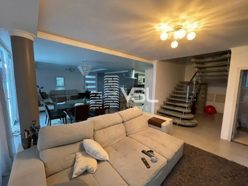 Foto 9 de Casa com 3 quartos à venda, 765m2 em Agronômica, Florianopolis - SC