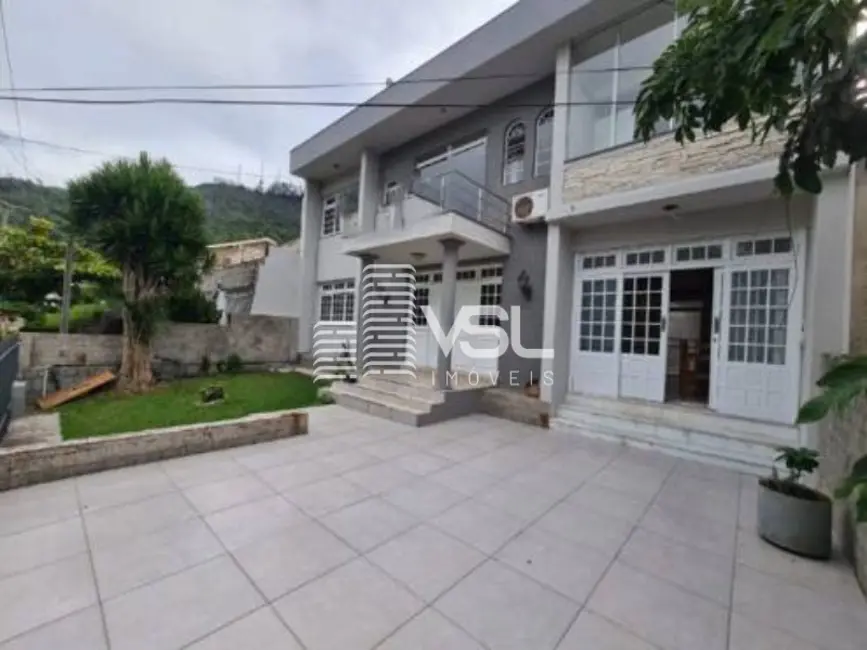 Foto 1 de Casa com 6 quartos à venda, 270m2 em Trindade, Florianopolis - SC