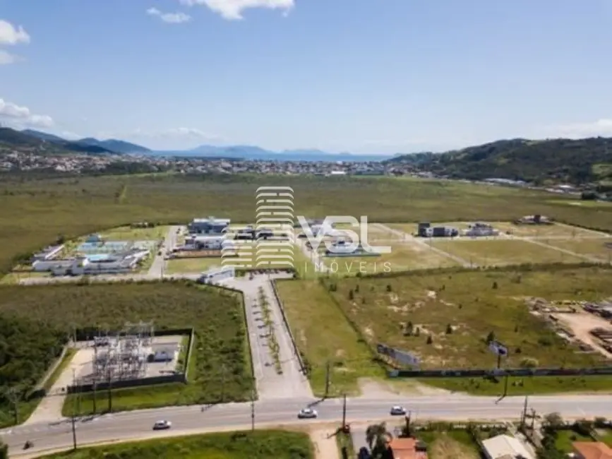 Foto 1 de Terreno / Lote à venda, 600m2 em Garopaba - SC