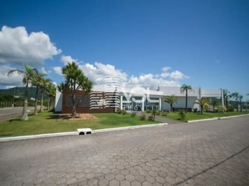 Foto 2 de Terreno / Lote à venda, 600m2 em Garopaba - SC