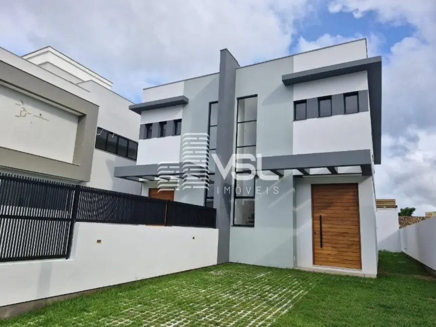 Foto 1 de Casa com 3 quartos à venda, 130m2 em Carianos, Florianopolis - SC