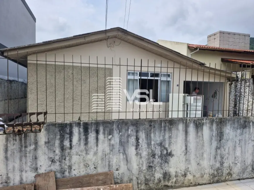 Casa com 3 quartos à venda, 250m2 em Monte Verde, Florianopolis - SC - imagem 1 Foto 1 de Casa com 3 quartos à venda, 250m2 em Monte Verde, Florianopolis - SC