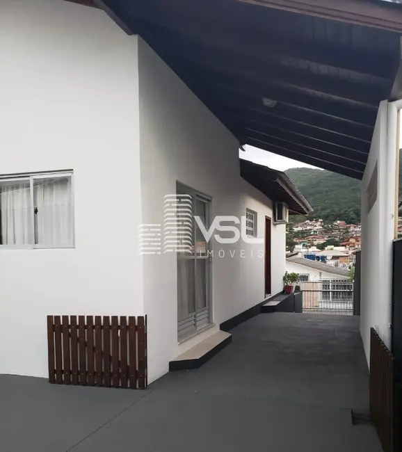 Casa com 3 quartos à venda, 250m2 em Monte Verde, Florianopolis - SC - imagem 3 Foto 3 de Casa com 3 quartos à venda, 250m2 em Monte Verde, Florianopolis - SC