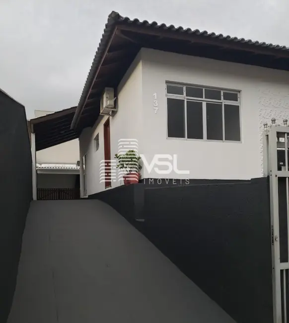 Foto 2 de Casa com 3 quartos à venda, 250m2 em Monte Verde, Florianopolis - SC