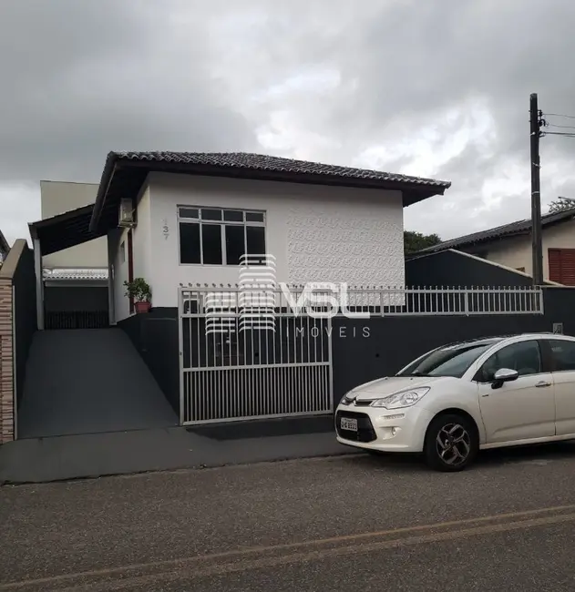 Foto 1 de Casa com 3 quartos à venda, 250m2 em Monte Verde, Florianopolis - SC