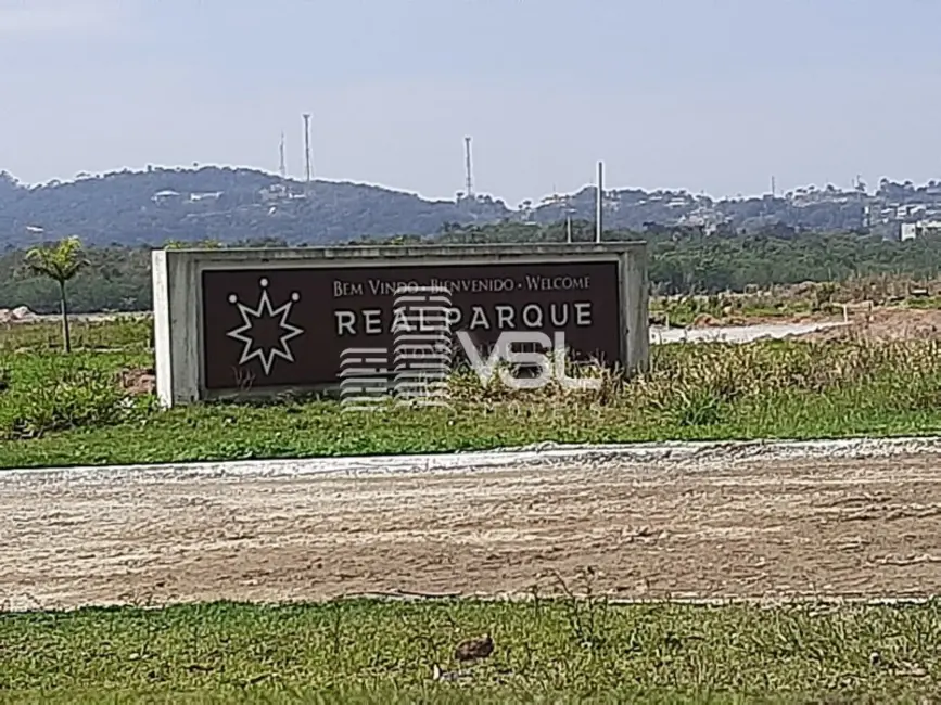 Foto 1 de Terreno / Lote à venda, 450m2 em Florianopolis - SC