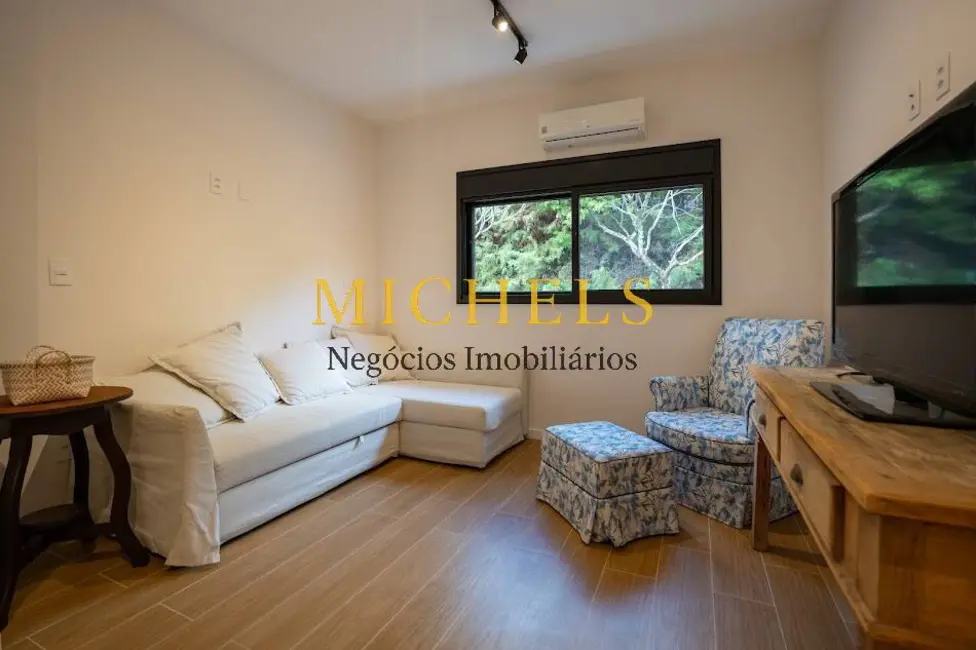 Chácara com 4 quartos à venda, 355m2 em Colinas do Mosteiro de Itaici, Indaiatuba - SP - imagem 5 Foto 5 de Chácara com 4 quartos à venda, 355m2 em Colinas do Mosteiro de Itaici, Indaiatuba - SP