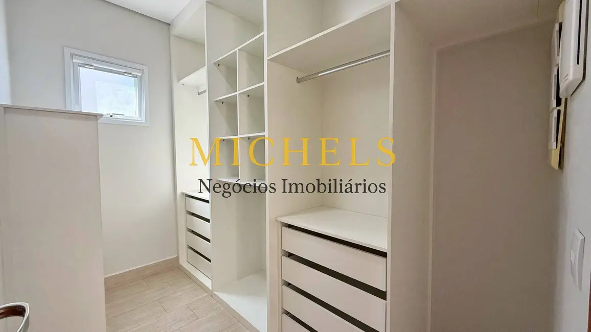 Foto 3 de Casa com 4 quartos à venda, 256m2 em Jardim Residencial Dona Lucilla, Indaiatuba - SP