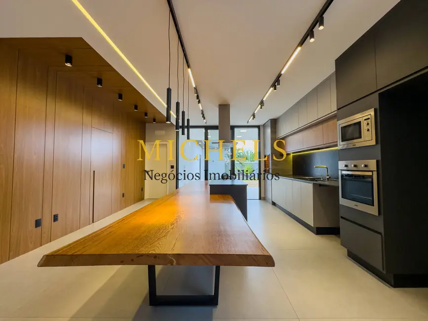 Casa à venda, 248m2 em Jardim Residencial Helvétia Park II, Indaiatuba - SP - imagem 1 Foto 1 de Casa à venda, 248m2 em Jardim Residencial Helvétia Park II, Indaiatuba - SP