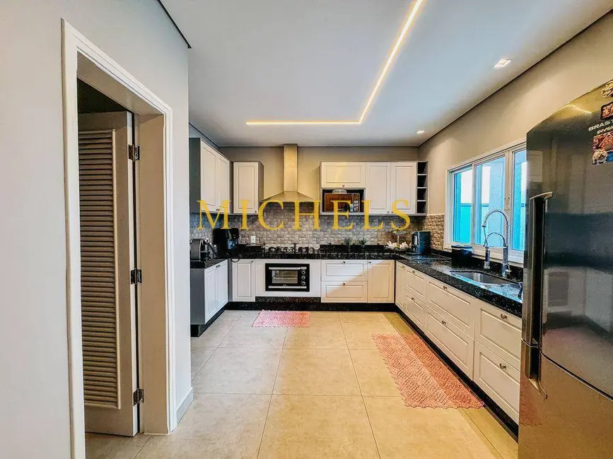 Foto 3 de Casa com 4 quartos à venda, 330m2 em Vila Suíça, Indaiatuba - SP