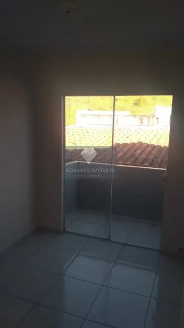 Sobrado com 3 quartos para alugar, 140m2 em Nossa Senhora de Fátima, Telemaco Borba - PR - imagem 8 Foto 8 de Sobrado com 3 quartos para alugar, 140m2 em Nossa Senhora de Fátima, Telemaco Borba - PR