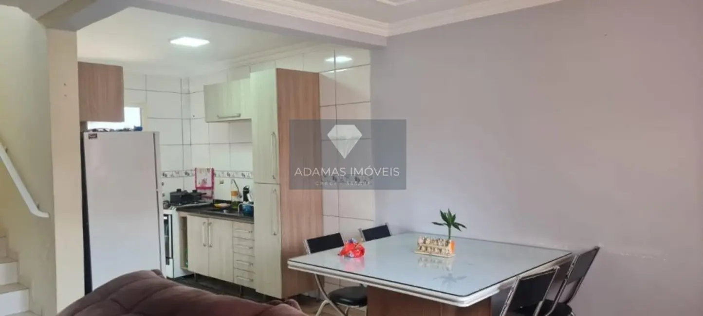 Sobrado com 3 quartos à venda, 145m2 em Telemaco Borba - PR - imagem 4 Foto 4 de Sobrado com 3 quartos à venda, 145m2 em Telemaco Borba - PR