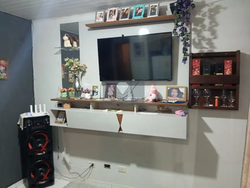 Casa com 2 quartos à venda, 60m2 em Moradias Rio Alegre, Telemaco Borba - PR - imagem 3 Foto 3 de Casa com 2 quartos à venda, 60m2 em Moradias Rio Alegre, Telemaco Borba - PR