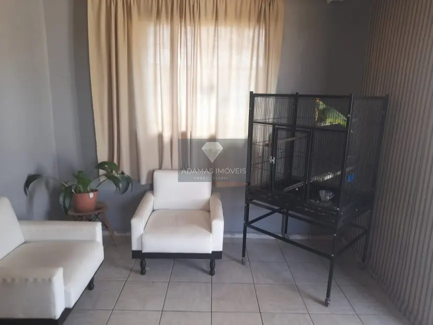 Casa com 4 quartos à venda, 110m2 em Parque Limeira Área III, Telemaco Borba - PR - imagem 3 Foto 3 de Casa com 4 quartos à venda, 110m2 em Parque Limeira Área III, Telemaco Borba - PR