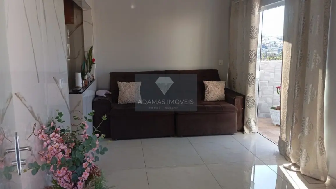 Sobrado com 2 quartos à venda, 160m2 em Nossa Senhora de Fátima, Telemaco Borba - PR - imagem 4 Foto 4 de Sobrado com 2 quartos à venda, 160m2 em Nossa Senhora de Fátima, Telemaco Borba - PR