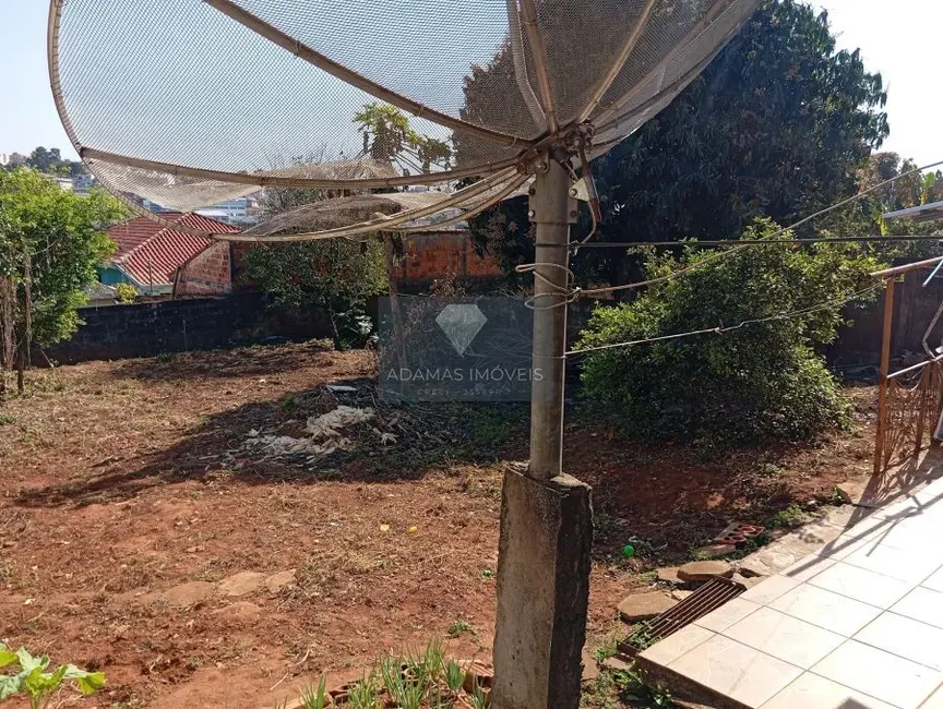 Casa com 3 quartos à venda, 155m2 em Socomim, Telemaco Borba - PR - imagem 8 Foto 8 de Casa com 3 quartos à venda, 155m2 em Socomim, Telemaco Borba - PR