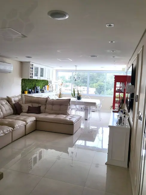 Apartamento com 3 quartos à venda, 146m2 em Aclimação, São Paulo - SP - imagem 4 Foto 4 de Apartamento com 3 quartos à venda, 146m2 em Aclimação, São Paulo - SP