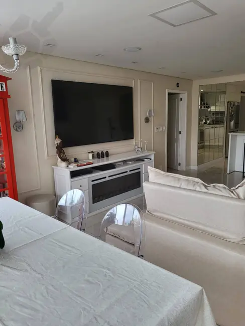 Apartamento com 3 quartos à venda, 146m2 em Aclimação, São Paulo - SP - imagem 3 Foto 3 de Apartamento com 3 quartos à venda, 146m2 em Aclimação, São Paulo - SP