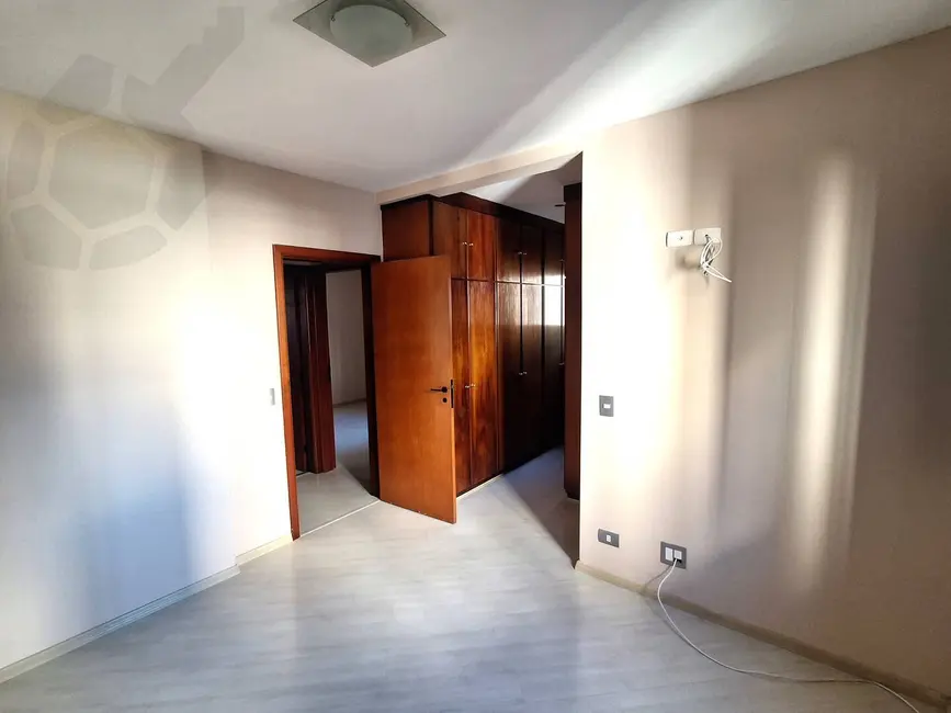 Apartamento com 3 quartos para alugar, 120m2 em São Paulo - SP - imagem 9 Foto 9 de Apartamento com 3 quartos para alugar, 120m2 em São Paulo - SP