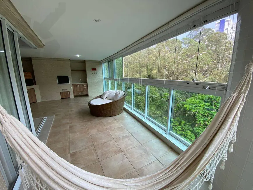 Apartamento com 4 quartos para alugar, 207m2 em São Paulo - SP - imagem 5 Foto 5 de Apartamento com 4 quartos para alugar, 207m2 em São Paulo - SP