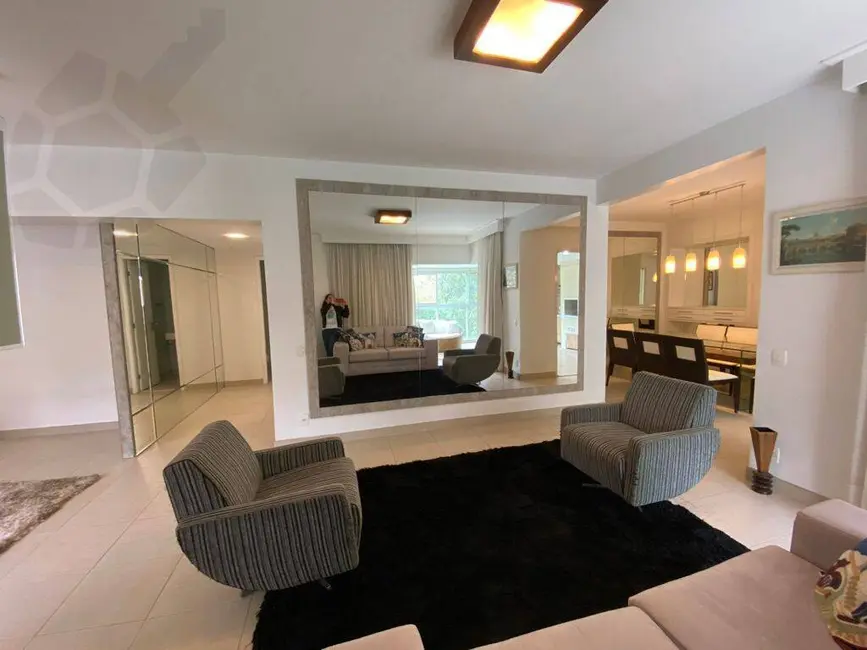 Apartamento com 4 quartos para alugar, 207m2 em São Paulo - SP - imagem 2 Foto 2 de Apartamento com 4 quartos para alugar, 207m2 em São Paulo - SP