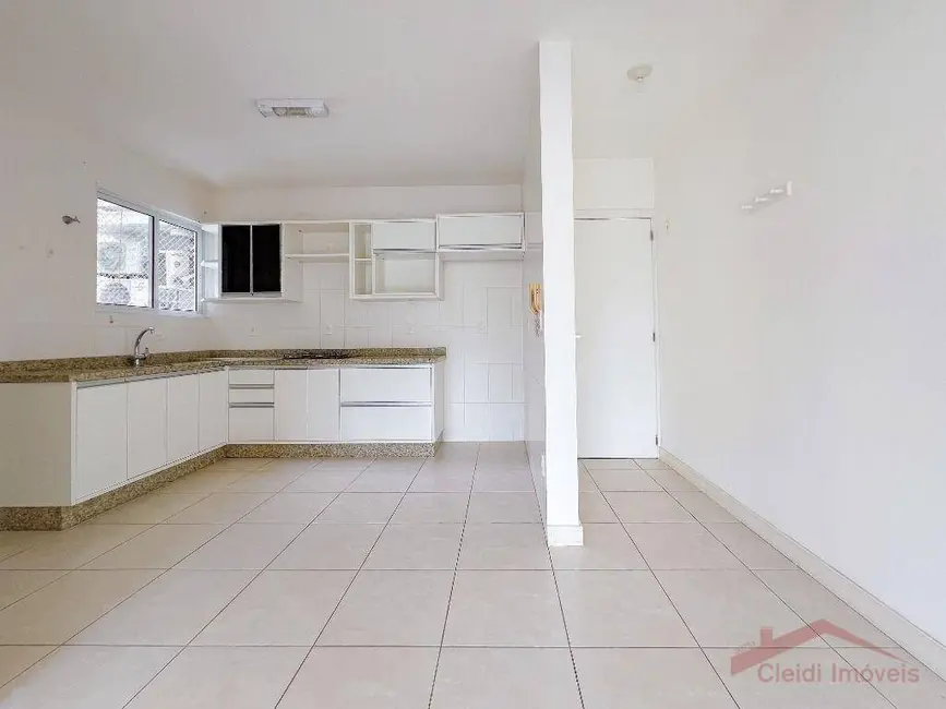 Foto 8 de Apartamento com 3 quartos para alugar, 145m2 em Atiradores, Joinville - SC