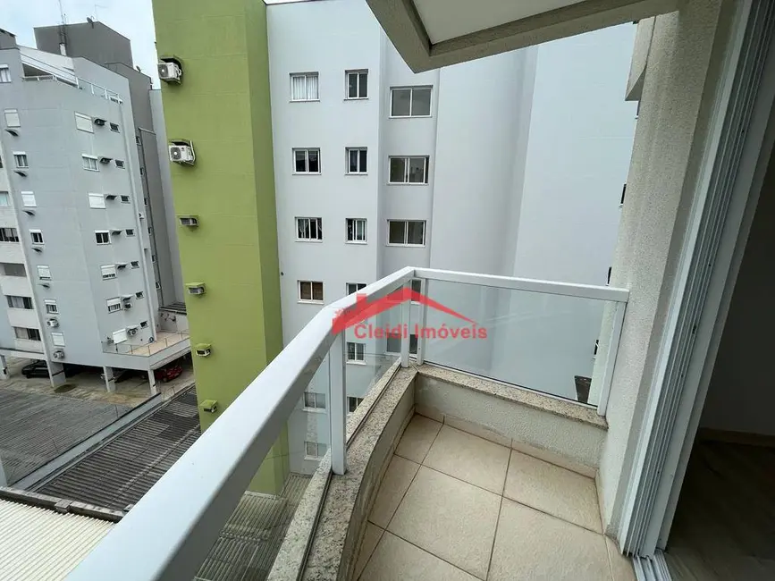 Apartamento com 3 quartos para alugar, 145m2 em Atiradores, Joinville - SC - imagem 9 Foto 9 de Apartamento com 3 quartos para alugar, 145m2 em Atiradores, Joinville - SC