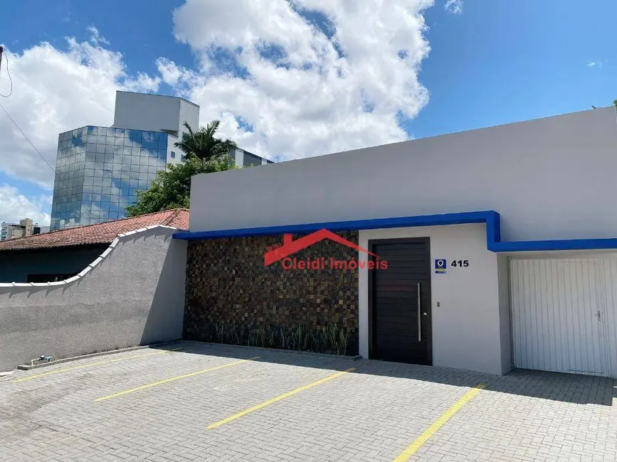 Foto 1 de Casa com 5 quartos à venda e para alugar, 420m2 em Anita Garibaldi, Joinville - SC